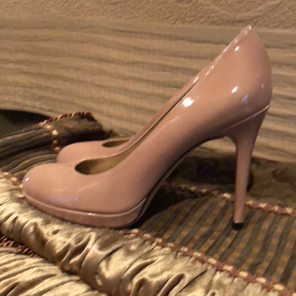 Stuart Weitzman nude pumps - Picture 2 of 6